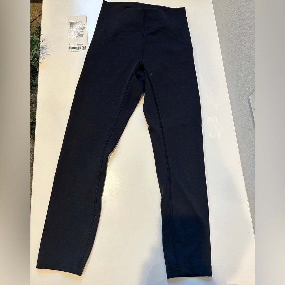 Like new lululemon instill High rise crop 23” leggings black- Size 4